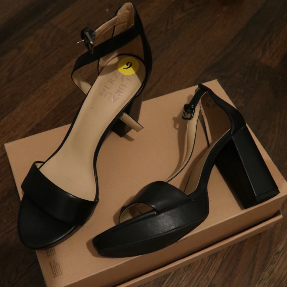 Leather black heel sandals